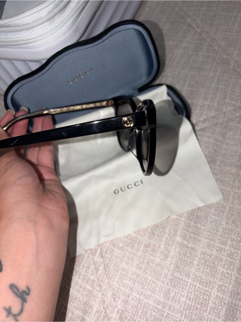 Gucci Women's Black Cat-Eye Sunglasses with Gradient Lenses - Picture 7 of 9